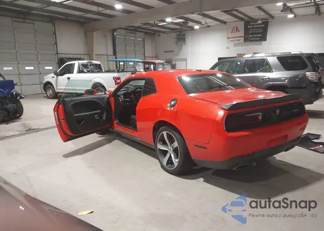 2018 Dodge Challenger Sxt z USA, uszkodzony, nr VIN 2C3CDZAG3JH120605